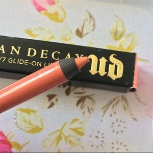 INTERROGATE Urban Decay 24/7 Glide-On Lip Pencil